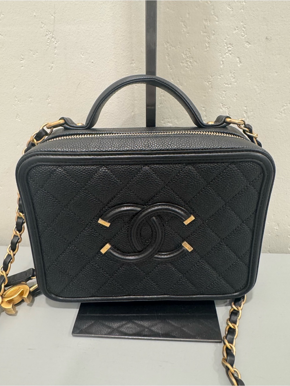 CHANEL Black Caviar Filigree Quilted Vanity Crossbody with Gold Chain - Picture 2 of 8